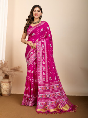 Nayanthara Trends Animal Print Pochampally Silk Blend Saree(Pink)