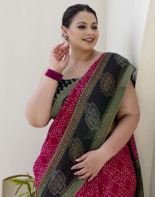 Samah Printed, Embellished Bandhani Chiffon, Georgette Saree(Green, Pink)