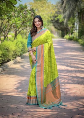 Tasrika Woven Paithani Silk Blend Saree(Light Green)