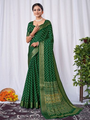 Divastri Printed Madurai Silk Blend Saree(Green)