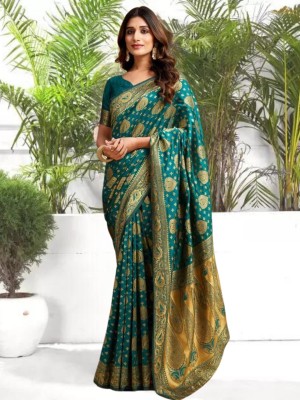 Magmina Embellished Banarasi Silk Blend Saree(Light Green)