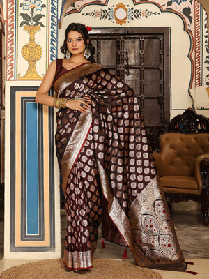 HouseOfCommon Woven Banarasi Silk Blend Saree(Maroon)