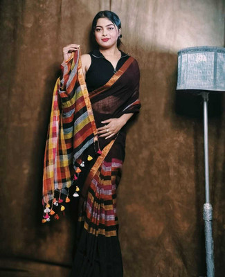 Mondal Hanloom Self Design Saree with Attached Blouse Linen Saree(Multicolor)