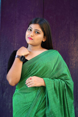 SARADA HANDLOOMN Solid/Plain Handloom Pure Cotton Saree(Green)