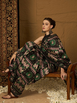 Sareemall Printed Ikkat Silk Blend Saree(Black)