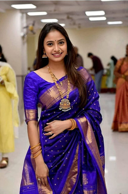 omtextile Woven, Polka Print Kanjivaram Jacquard, Silk Blend Saree(Dark Blue)