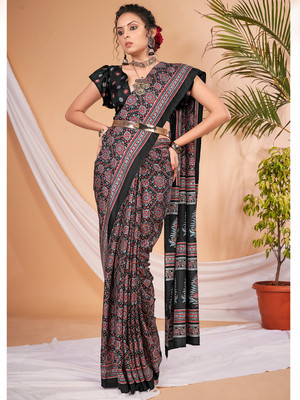 Divastri Digital Print Chanderi Silk Blend Saree(Black)