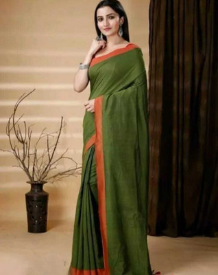 GOLU Solid/Plain Handloom Pure Cotton Saree(Dark Green)