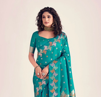 UNIVERSAL DESIGNER STUDIO Self Design Banarasi Jacquard Saree(Light Green)