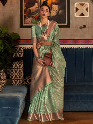 KARAGIRI Woven Kanjivaram Silk Blend Saree(Green)