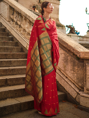 Divastri Woven Banarasi Silk Blend Saree(Red)