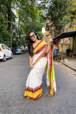 Trishul Solid/Plain Handloom Khadi Saree(White)