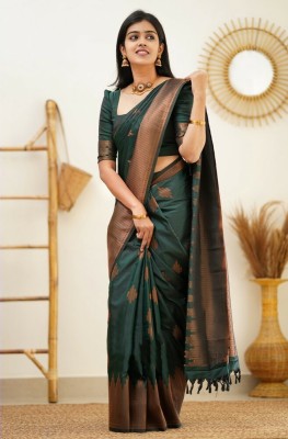 AVANTIKA FASHION Woven Kanjivaram Pure Silk, Art Silk Saree(Green)