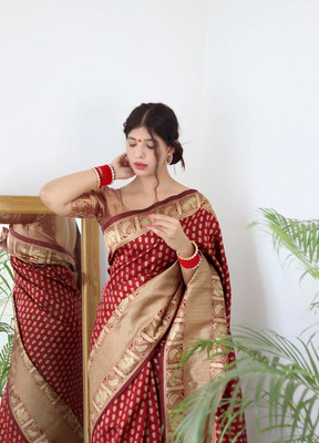 WILLMAKE Polka Print Bollywood Georgette Saree(Red)