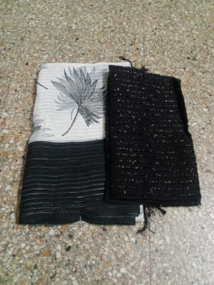 Cipuleyan Floral Print Bollywood Silk Blend Saree(Black)