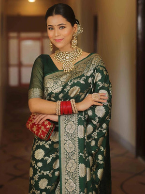 HB VENTURE Embellished Banarasi Pure Silk Saree(Green)