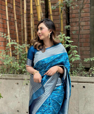 AVANTIKA FASHION Woven Banarasi Pure Silk, Art Silk Saree(Blue)