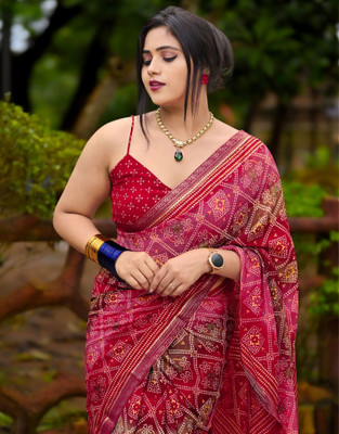 Samah Printed, Embellished Bandhani Georgette, Chiffon Saree(Pink, Multicolor)