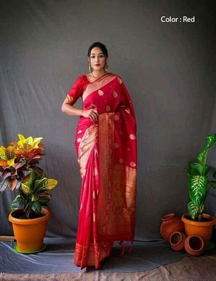 GREEN PEARS Woven Banarasi Silk Blend Saree(Red)