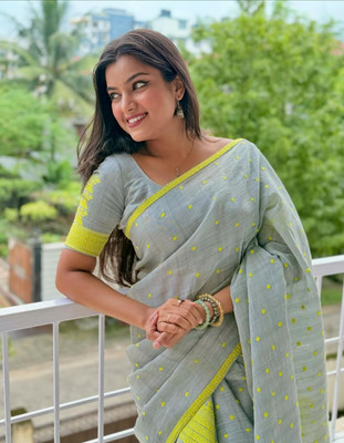 Divine Fabrics Woven Mekhela Chador Cotton Blend Saree(Grey)
