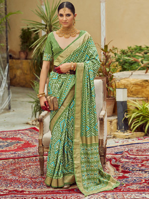 Tasrika Printed Ikkat Tussar Silk Saree(Light Green)