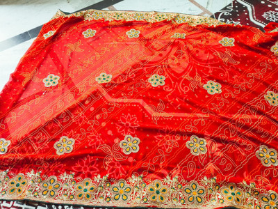 NIRMALACLOTH Printed, Embellished, Floral Print, Paisley Bollywood Georgette Saree(Red)
