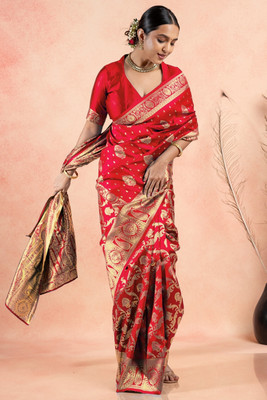 SUBHAM Woven, Embellished Kanjivaram Silk Blend Saree(Red, Gold)