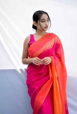 SMRITI HANDLOOM Woven, Self Design Handloom Cotton Blend Saree(Pink)