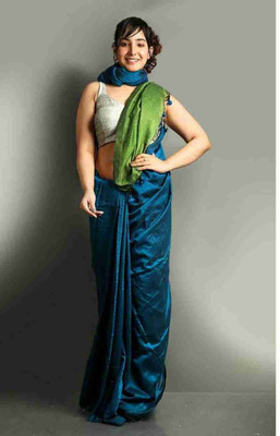 Sandhyatara Solid/Plain Handloom Pure Cotton Saree(Green, Light Blue)