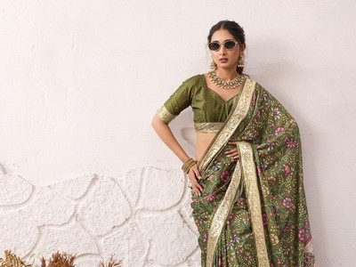 Tasrika Printed, Woven Saree with Attached Blouse Crepe Saree(Green)
