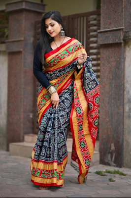 Sumit Textiles Printed Sambalpuri Cotton Blend Saree(Black, Red)