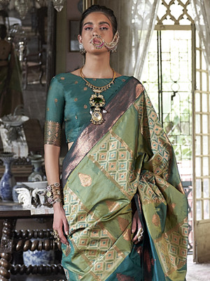 ANOUK Woven Banarasi Pure Silk Saree(Light Green)