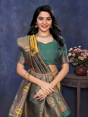 sareya veela Embellished, Self Design, Woven Banarasi Jacquard, Silk Blend Saree(Green)