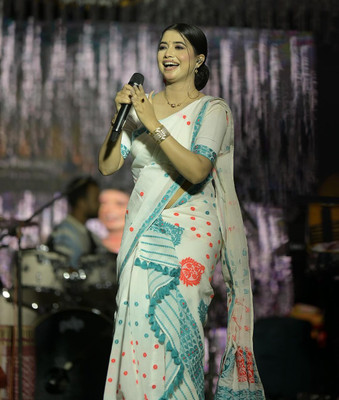 Canizzaro Woven Mekhela Chador Cotton Blend Saree(White)
