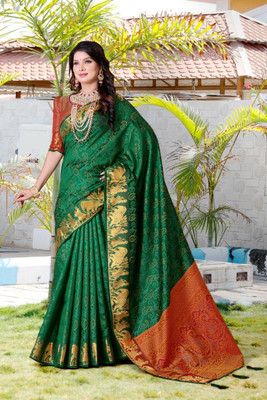 LAVYANSH CREATION Printed Patola Silk Blend Saree(Green)