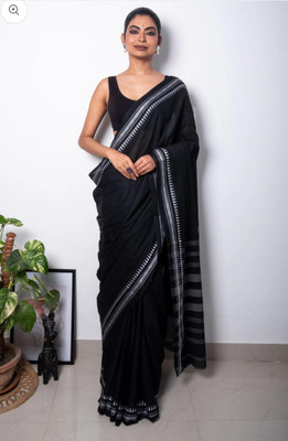 maadurga Self Design Handloom Cotton Blend Saree(Black)