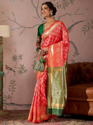 Vichitra Woven, Self Design Banarasi Silk Blend, Jacquard Saree(Red)