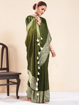 Divastri Woven Arani Pattu Silk Blend Saree(Green)
