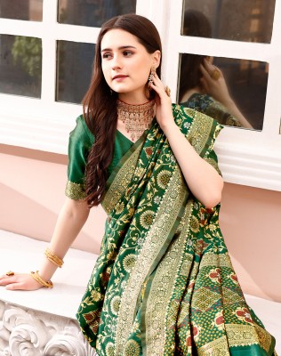 SIRIL Woven, Embellished, Self Design Banarasi Art Silk, Jacquard Saree(Dark Green, Gold)