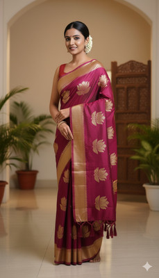 OMI SAREES Woven, Floral Print, Temple Border Banarasi Pure Silk Saree(Maroon)