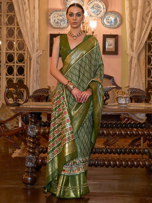 ANOUK Embellished Pochampally Silk Blend Saree(Light Green)