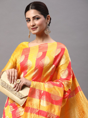 Divastri Woven Kanjivaram Silk Blend Saree(Pink)