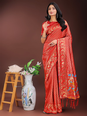 Divastri Woven Kanjivaram Silk Blend Saree(Red)