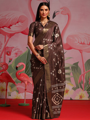 Divastri Printed Bandhani Silk Blend Saree(Brown)