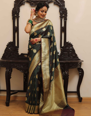 Divastri Woven, Embellished Banarasi Silk Blend, Jacquard Saree(Green)