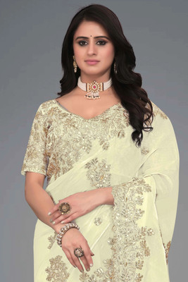 Mortile Designer Studio Striped, Embellished Bandhani Georgette Saree(White)
