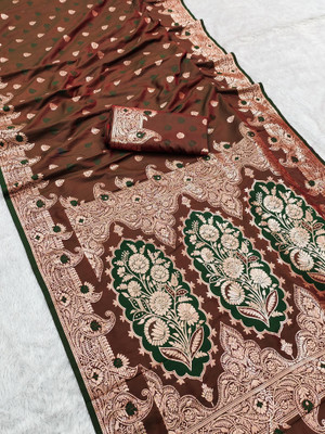 Keswi Fab Woven, Embellished Banarasi Pure Silk Saree(Dark Green)