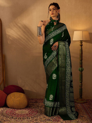 Anouk Rustic Printed Chinnalapattu Silk Blend Saree(Green, Silver)