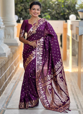 KALIPATRA Embellished Banarasi Jacquard Saree(Magenta)