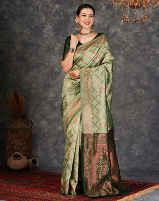 Samah Woven Banarasi Silk Blend Saree(Light Green, Dark Green, Gold)